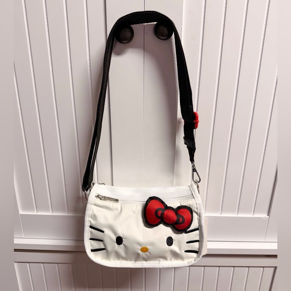 Lesportsac Handbags - LeSportsac Hello Kitty bag